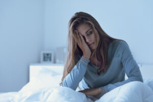 femme qui subit des Troubles du sommeil